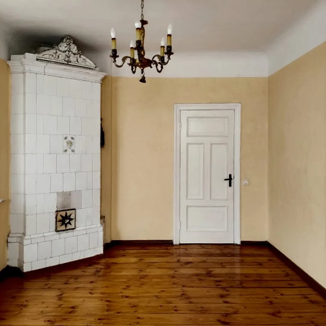 Pārdošanā autentisks trīsistabu dzīvoklis Rīgas centrā, vēsturiskā pirmskara ēkā. — bilde 2