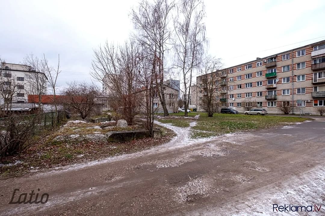 Pārdod zemes platību pašā Kauguru centrā dauddzīvokļu māju rajonā.
Zemes platības — bilde 4