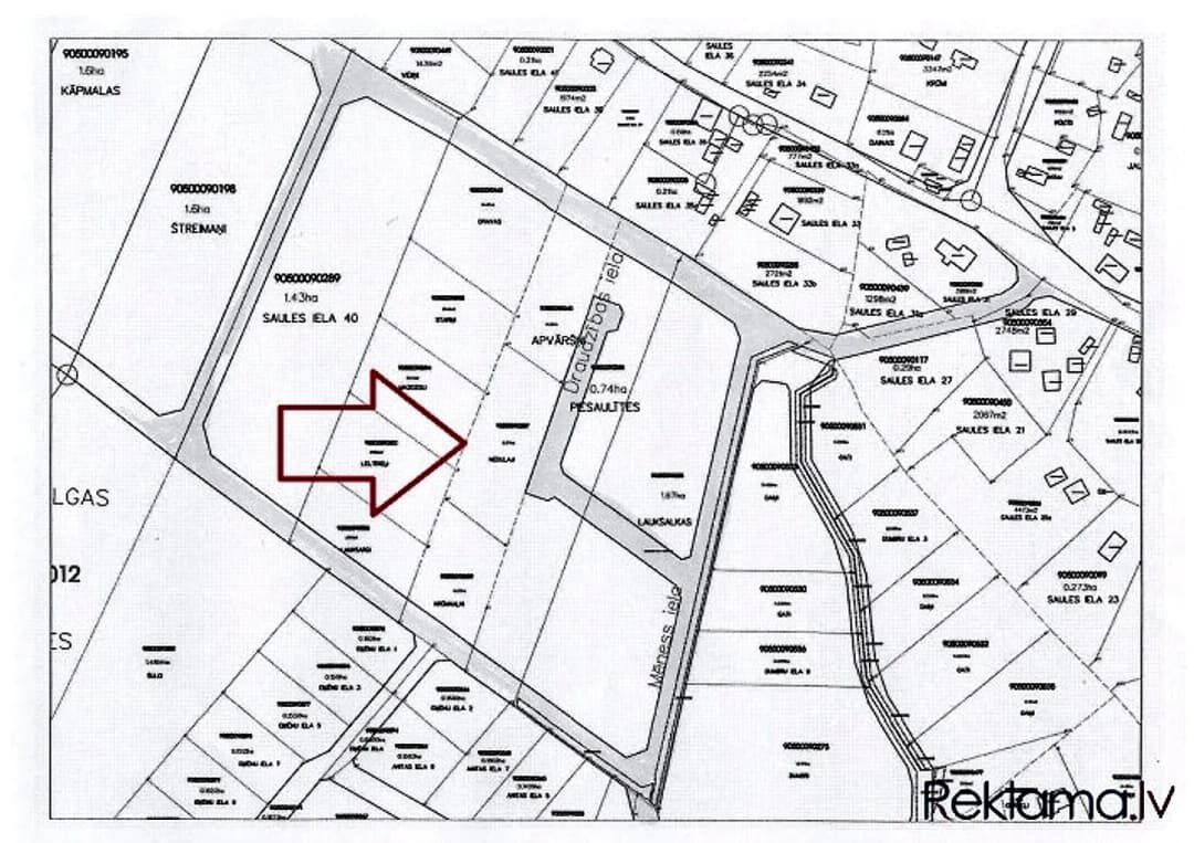 Zeme Klapkalnciemā - vienģimenes dzīvojamo māju apbūve. Līdz jūrai ~1 km. Ir tehniskie — vēl bildes