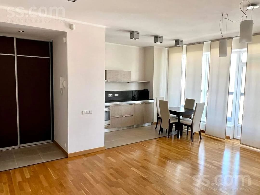 Divistabu dzīvoklis — Grostonas 25 — vēl bildes