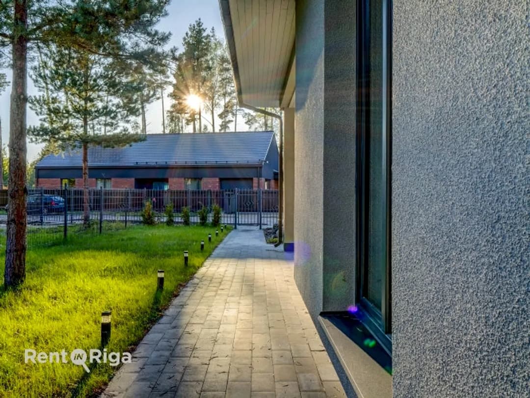 Izīrē jaunu, kvalitatīvi būvētu māju Ķekavā klusā, meža ieskautā vietā ar visām — bilde 4
