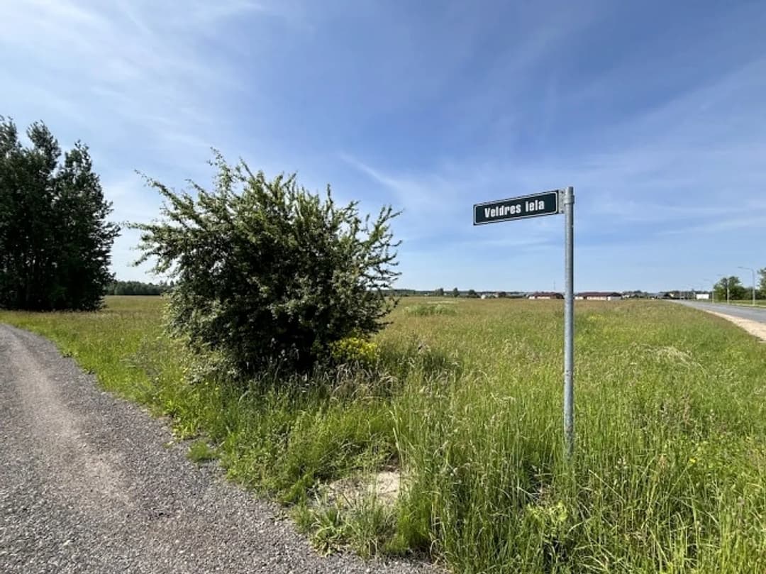 Pārdod 1,92 ha lielu zemes gabalu Ādažos. Ir izstrādāts detālplānojums, kas paredz sadali 7 — bilde 2