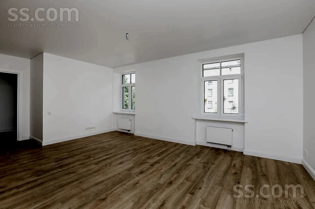 Divistabu dzīvoklis — Zvaigžņu 21