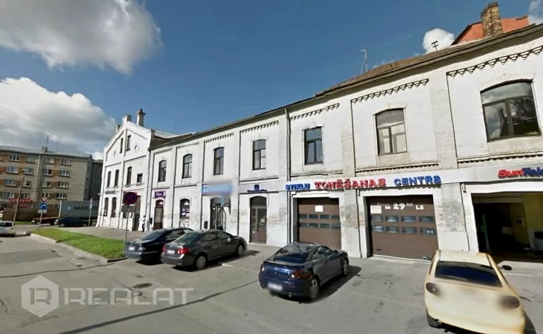 Pārdod 1,44 ha plašu īpašumu ar ietilpīgu dzīvojamo māju, pirts ēku un diviem dīķiem. — bilde 4