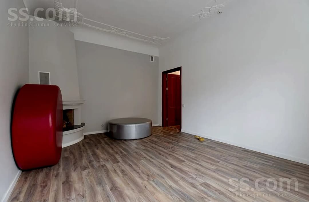 5 istabu dzīvoklis — Brīvības 142 — vēl bildes