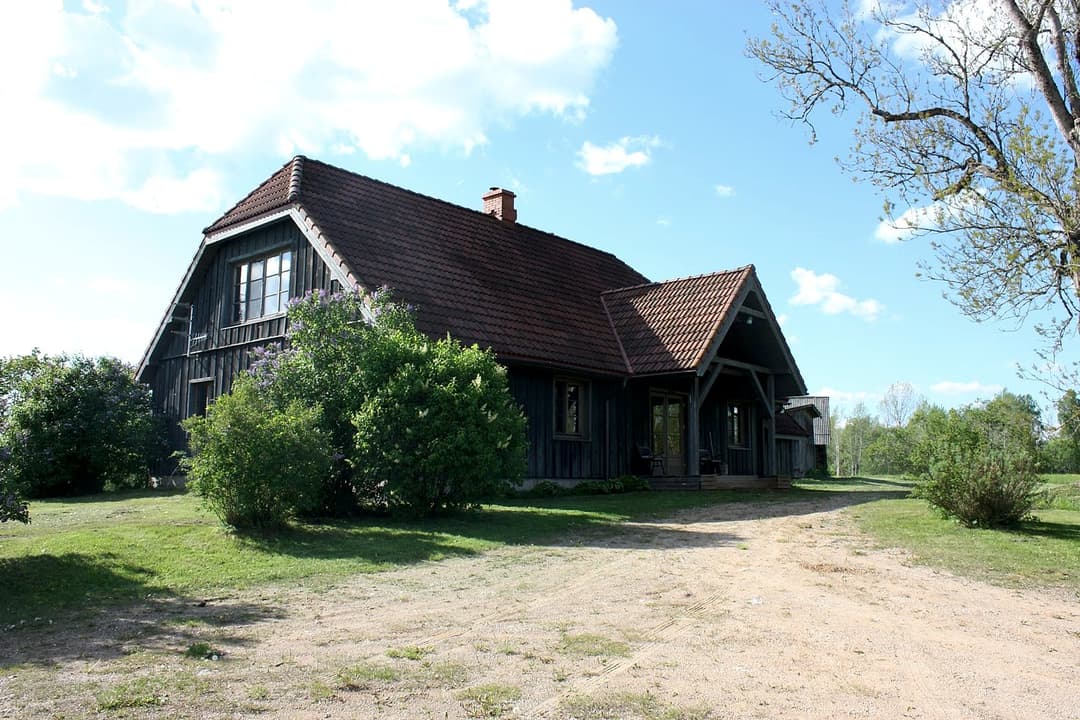 3-ist. Māja, 277㎡ - Cēsu novads, Inešu pagasts