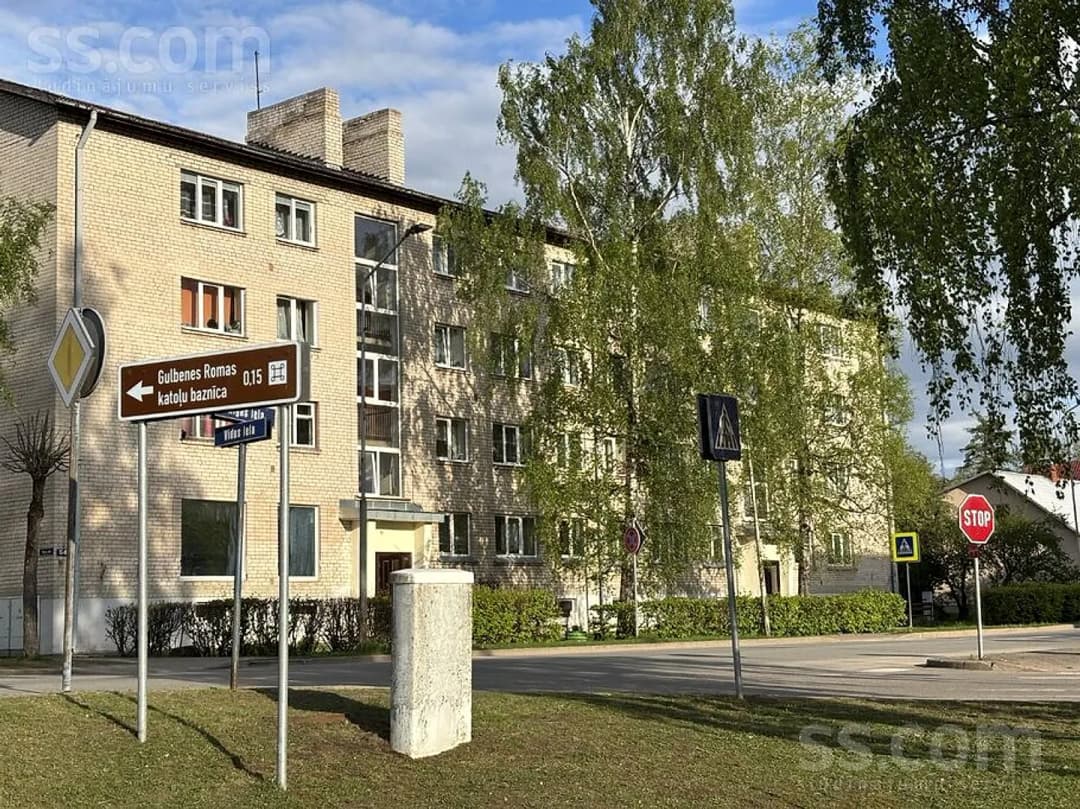 Trīsistabu dzīvoklis — Rīgas iela 56