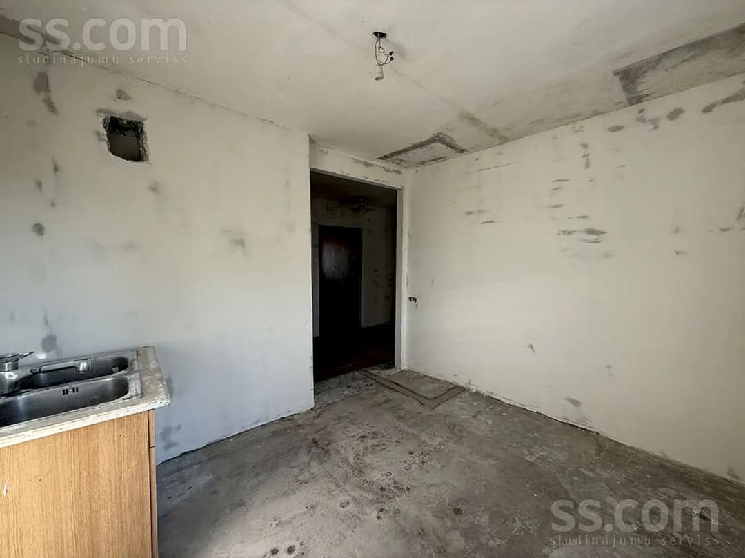 Trīsistabu dzīvoklis — Viesturu 13 — vēl bildes