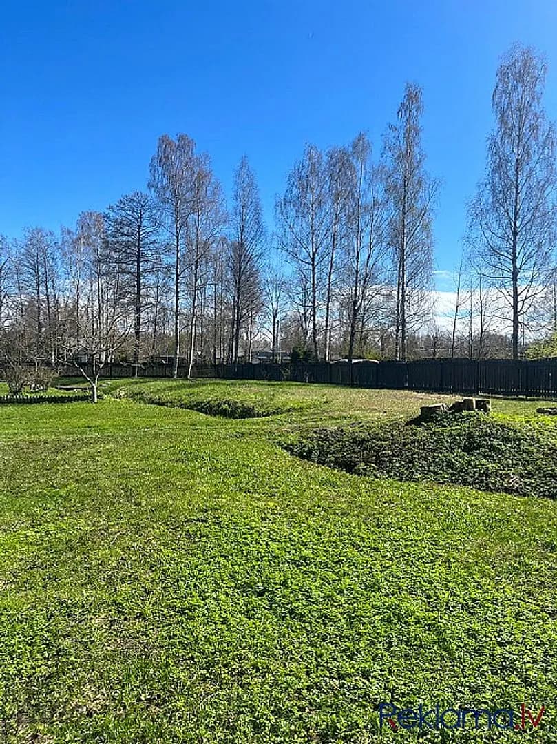 Pārdod apbūves zemi privātmājas būvei 150m no jūras krasta.
Elektrība pie īpašuma — bilde 2