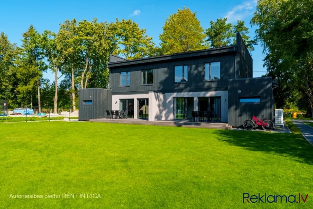 Jauna, gaumīga un energoefektīva dvīņu māja Jūrmalā. Jūnijā cena 3000 eur, jūlijā,