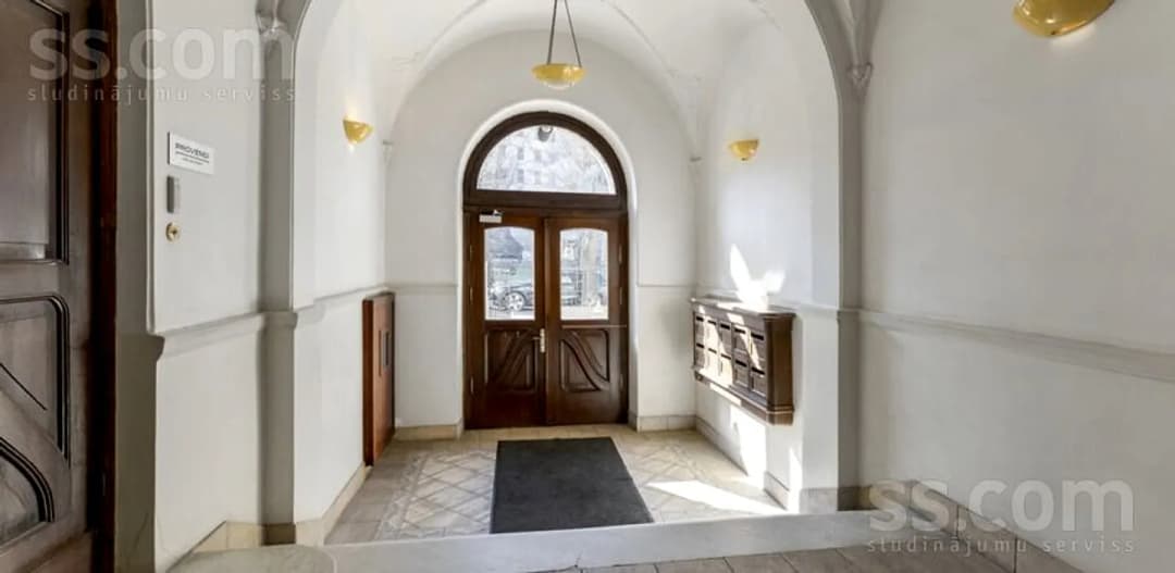 4 istabu dzīvoklis — Elizabetes 13 — bilde 2
