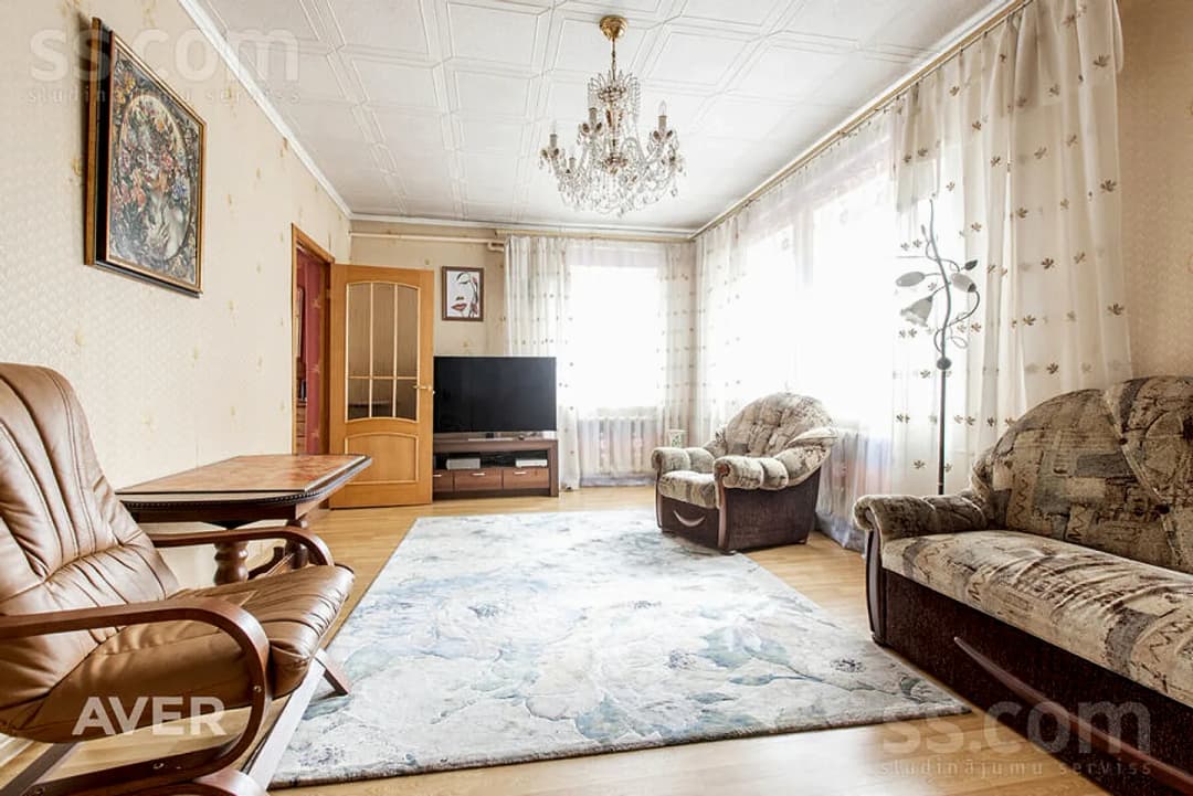 4 istabu dzīvoklis — Augusta 3