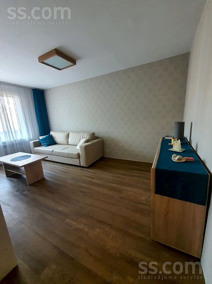 Divistabu dzīvoklis — Rūpniecības 25 — vēl bildes