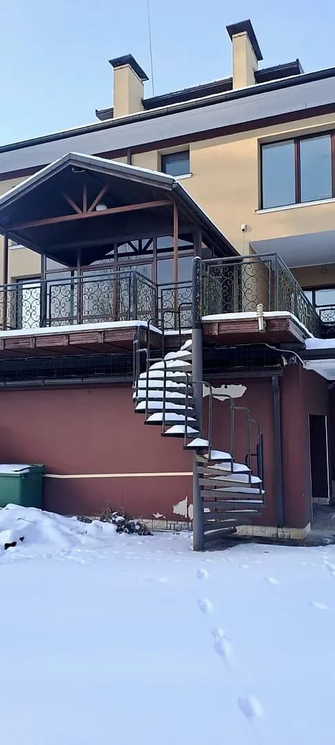 8-ist. Māja, 320㎡ - Garkalnes pagasts, Langstiņi