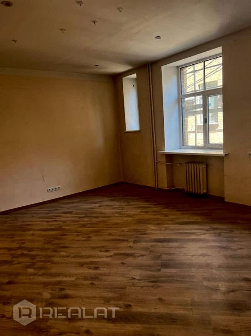 Cena ar pelēko apdari. Mēs piedāvājam jums ekskluzīvu iespēju rezervēt dzīvokļus pašā — bilde 4
