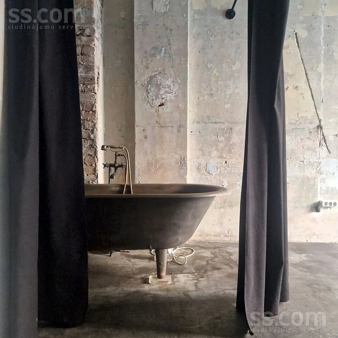 4 istabu dzīvoklis — Brīvības 150