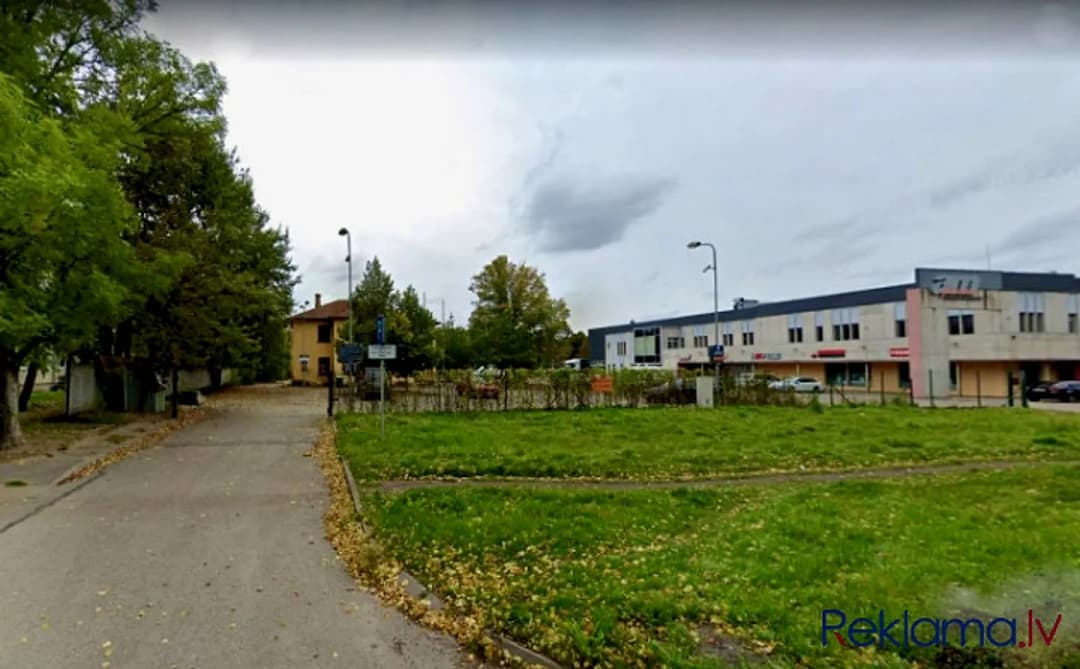 Nomai tiek piedāvāts asfaltēts laukums 3000 m2 platībā. + Asfaltēts laukums atrodas — vēl bildes