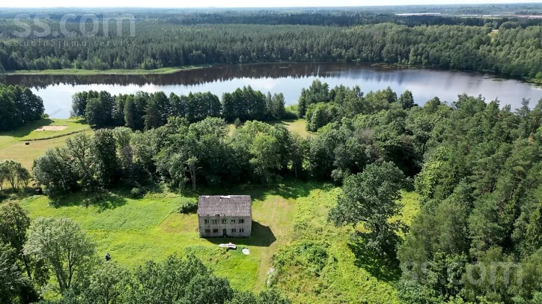 Māja — Ezernieki