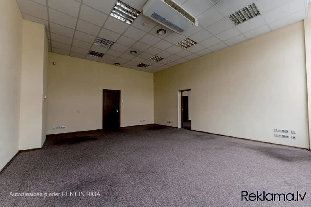 Biroja telpas kravu ostas terminālā "Port Magnat" 2. stāvā, ir lifts. Birojs izvietots kravu — bilde 4