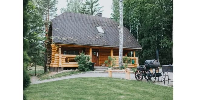 Iela Trīssaliņas — vēl bildes