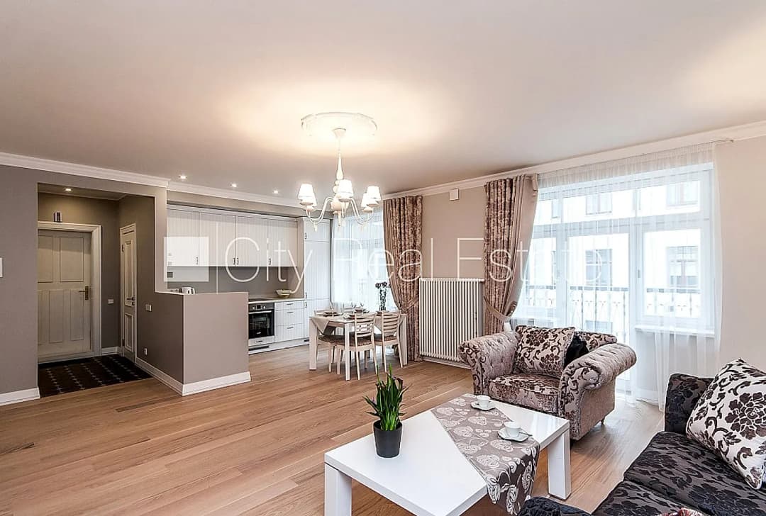Projekts - Residence Lumiere, renovēta māja, slēgts pagalms, iespēja nomāt autostāvvietu,