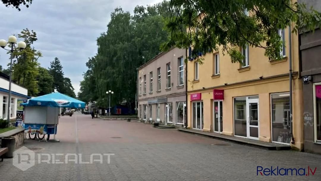 Iznomā angāru 975 m2.. Izmērs 65m x 15m . Pieejama liela elektro jauda , pastāv iespēja