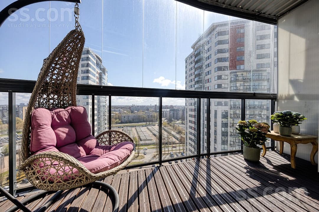 4 istabu dzīvoklis — Skanstes 29a — vēl bildes