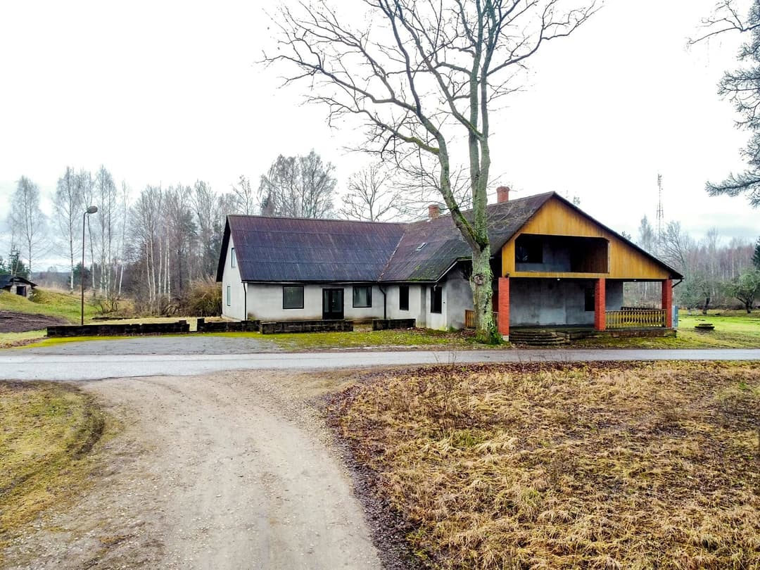 6-ist. Māja, 324㎡ - Smiltenes novads, Smiltene