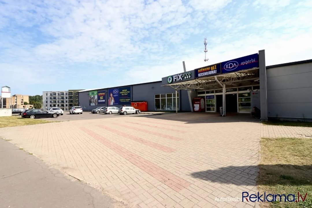 Iznomā telpas tirdzniecības centrā Mežciemā. Telpas atrodas Hipokrāta ielā 26, ēkas 1.