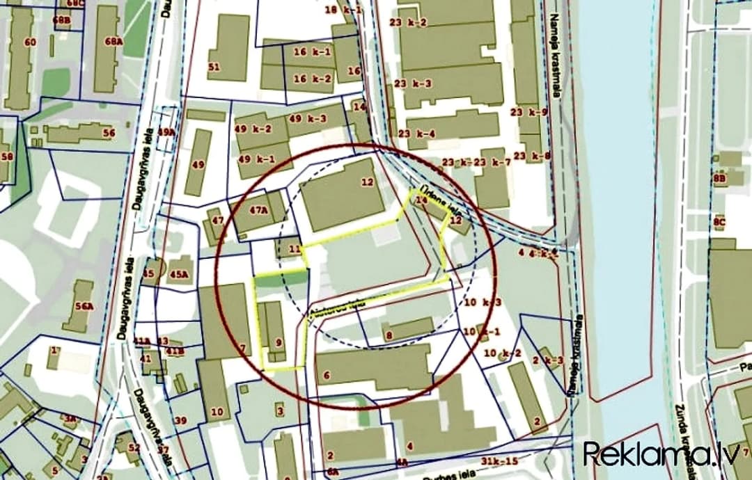 Pārdod zemes gabalu Pārdaugavā, kvartāla daļā starp Daugavgrīvas ielu, Mazo ūdens ielu, — vēl bildes