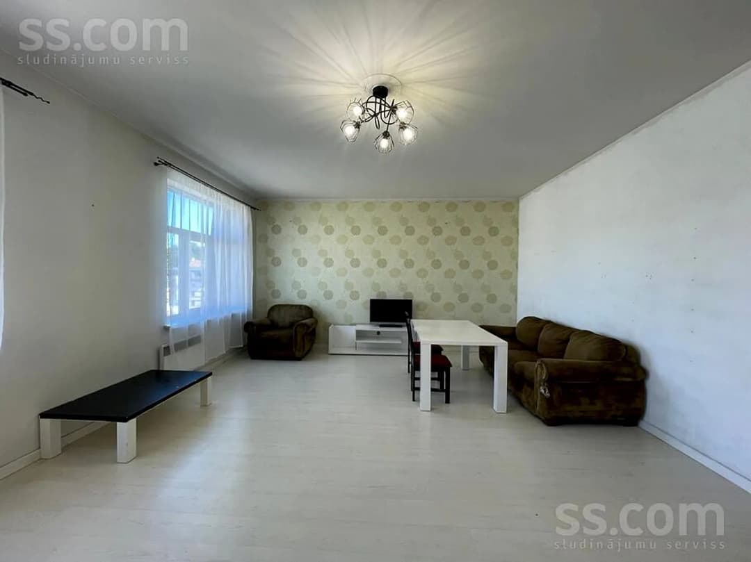 4 istabu dzīvoklis — Senču 11a