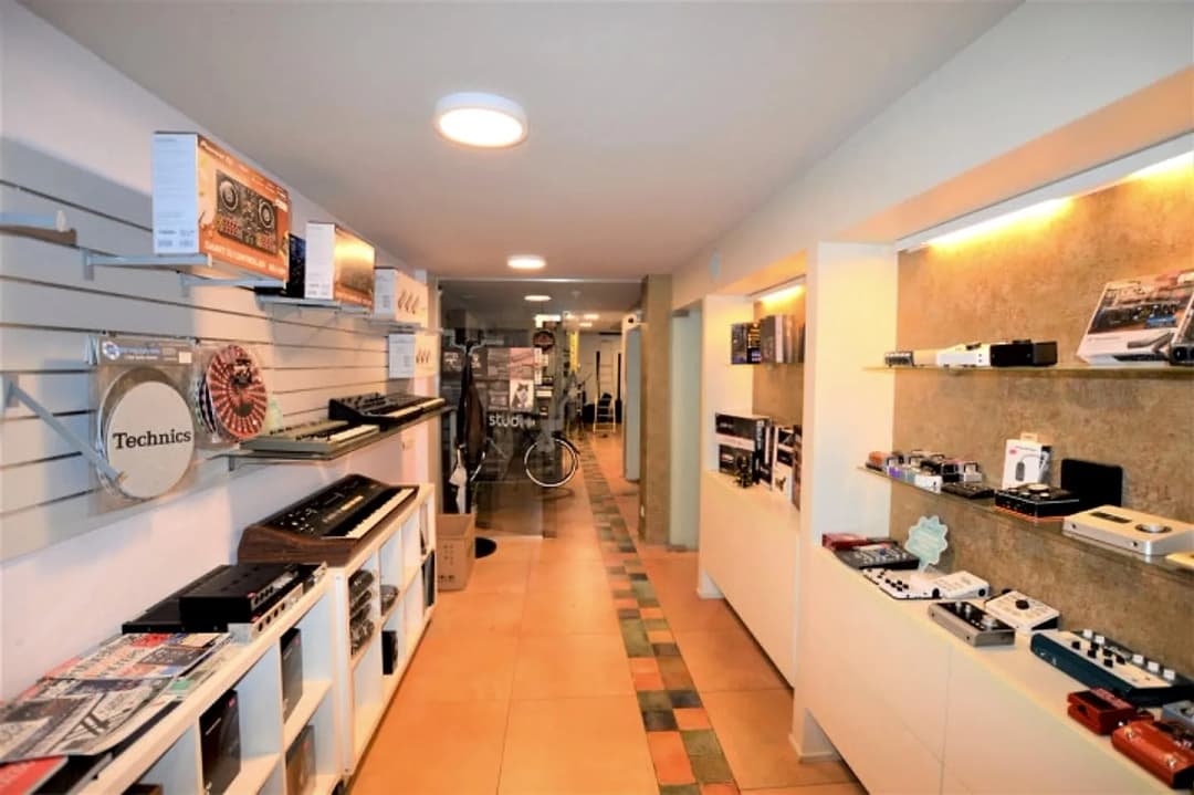 Galerijas telpas, kuras iespējams pārbūvēt par dzīvokli. Telpu kopējā platība 160 kvm un — bilde 4