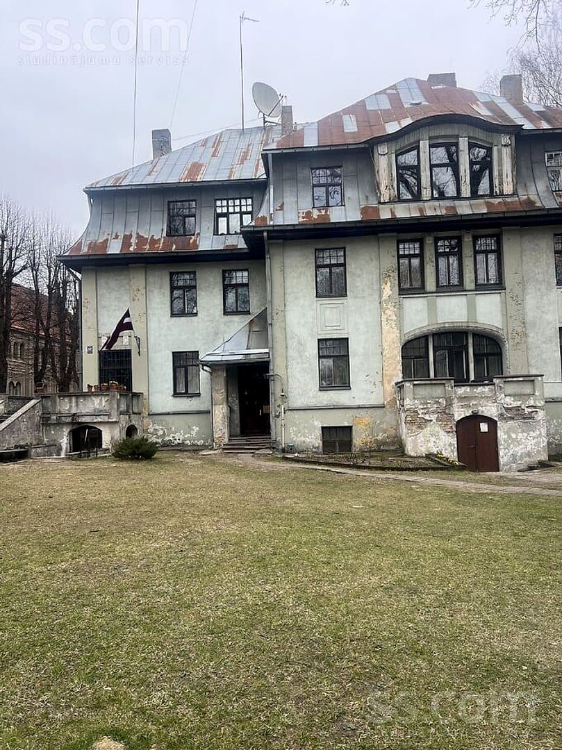 5 istabu dzīvoklis — Slokas 32