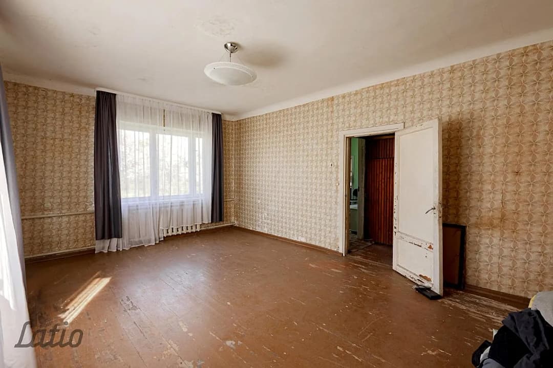 Pārdod privātmājas daļu ar zemes gabalu klusā privātmāju rajonā.
1975. gadā būvēta — bilde 4