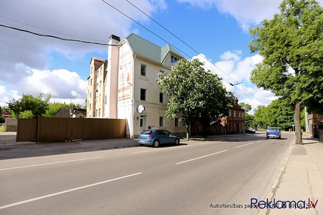 Tiek iznomāti mēbelēti biroji Kalna ielā 2. Ēkai ir 4 stāvi, bez lifta. Iznomājam ēkas 3