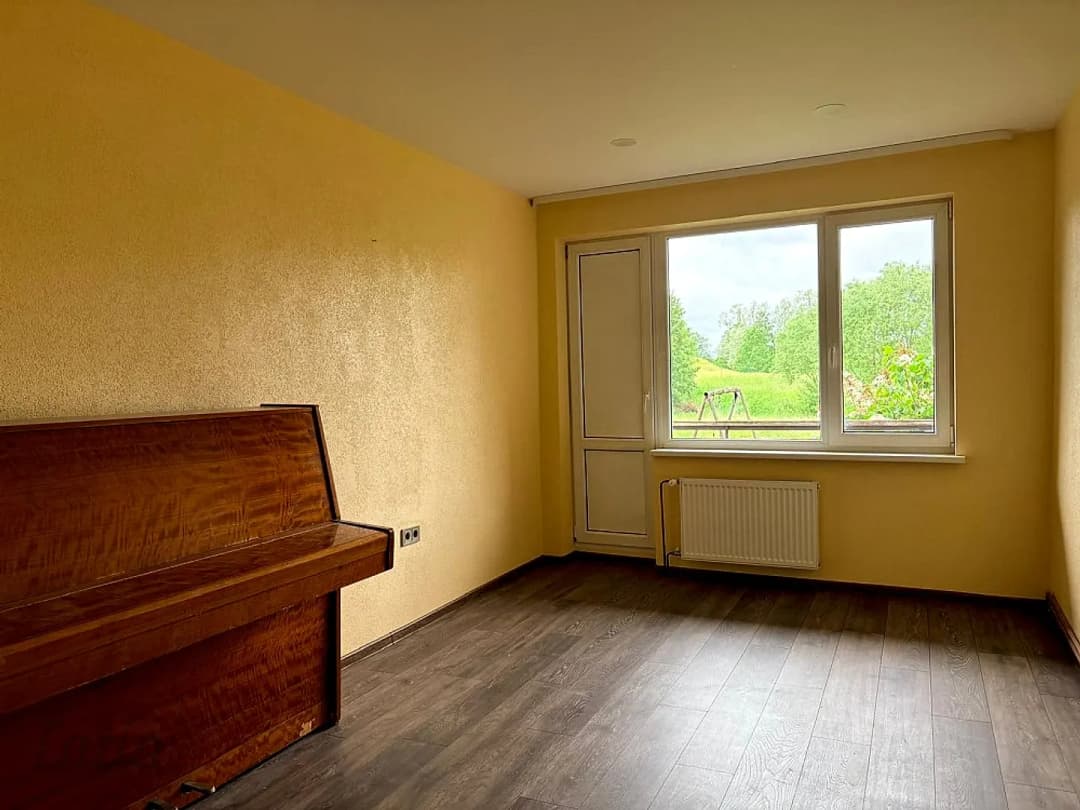 Pārdošanā plašs un funkcionāls 2 istabu dzīvoklis Rīdzenē, Cēsu novadā. Dzīvokļa — vēl bildes