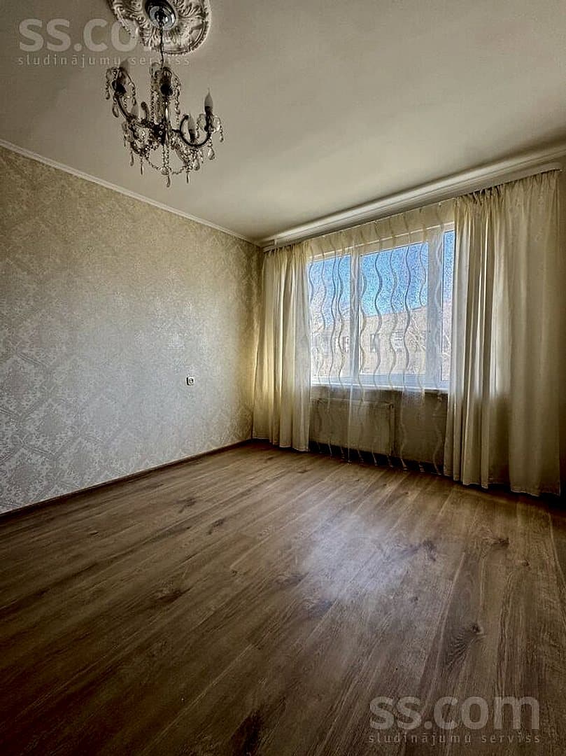 Trīsistabu dzīvoklis — Nīcgales 18