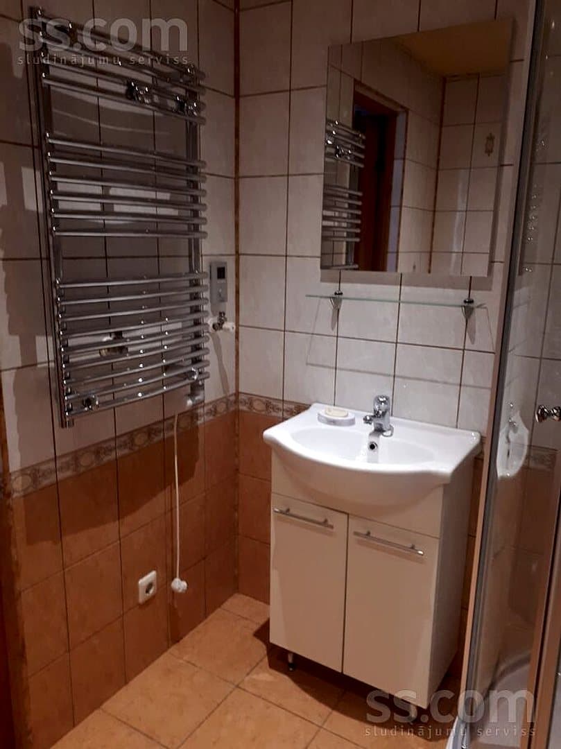 Vienistabas dzīvoklis — Nometņu 44 — vēl bildes