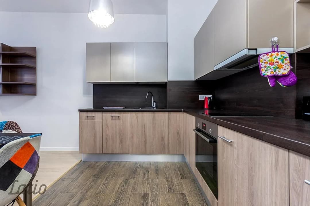 Izīre studio tipa 1 istabu dzīvokli Rīgas centrā pie Vērmaņa dārza atjaunotā un renovētā