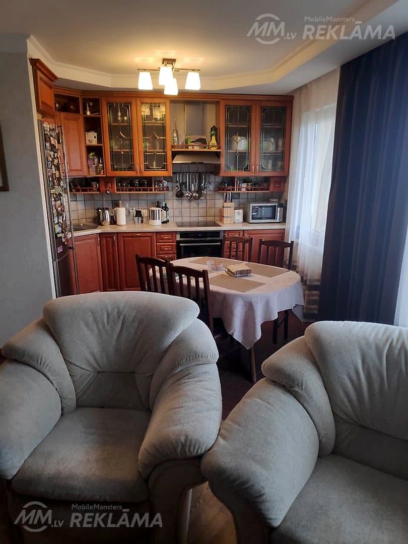 Dzīvoklis Rīgā, Purvciemā, 100 м², 4 ist., 8 stāvs.