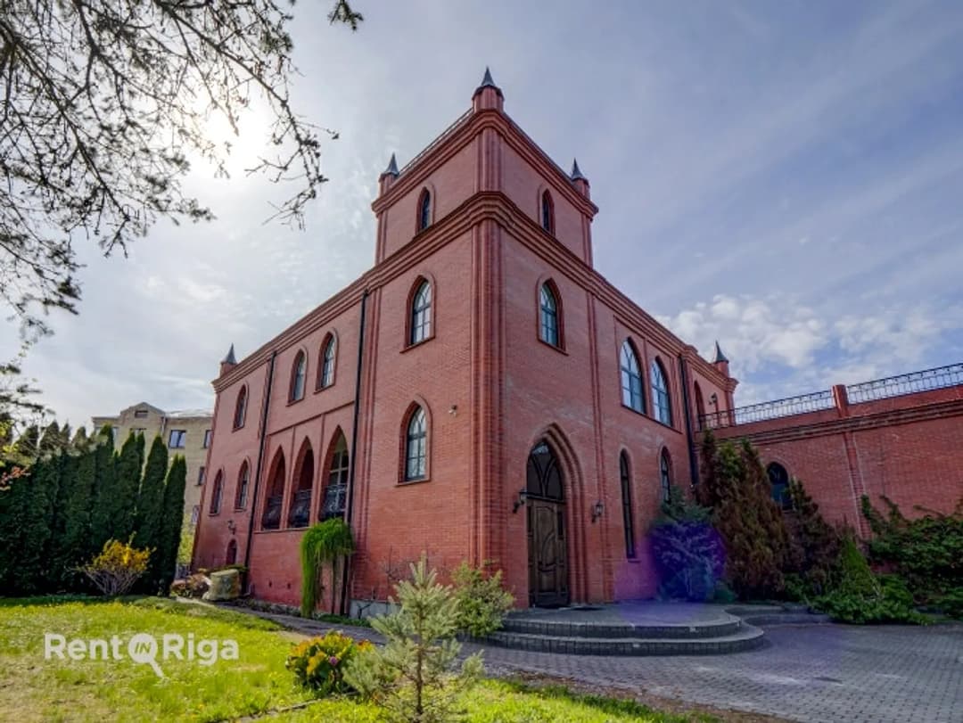 Ekskluzīva pils stila rezidence Jūrmalā, Ķemeros plaša un eleganta māja ģimenei, kas