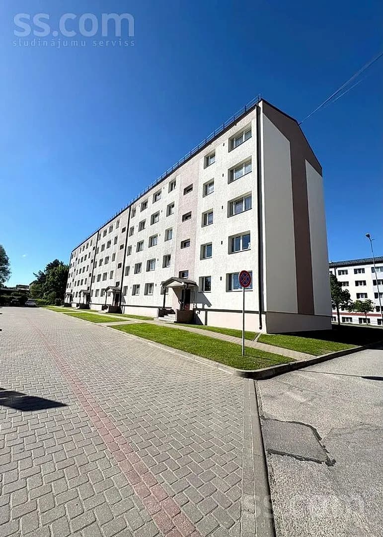 Divistabu dzīvoklis — Stacijas iela 27