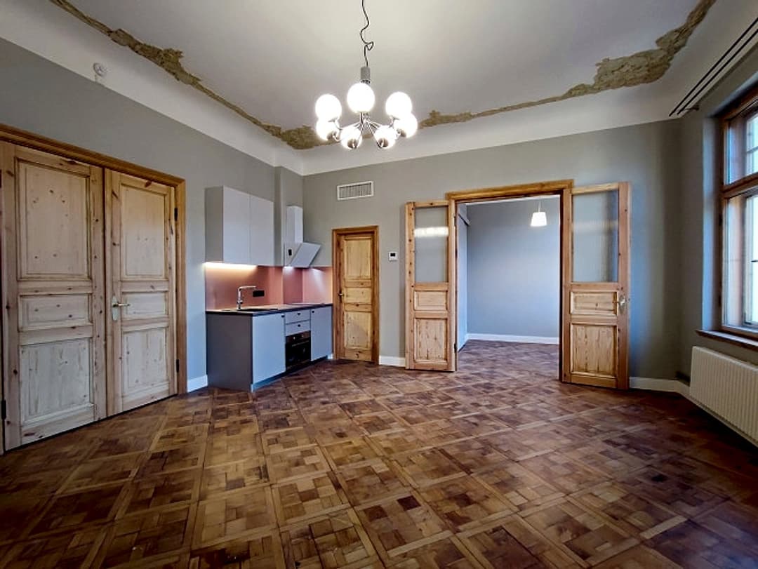 Skaists 2-istabu dzīvoklis Centrā. *Mēneša maksā iekļauta īre, apsaimniekošanas maksa un