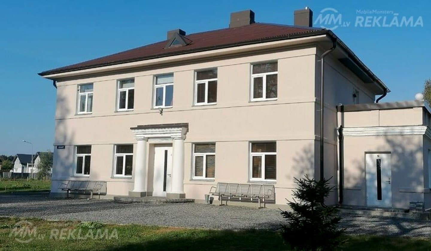 Izīrē lielu māju pierīgā,Stunīšos.