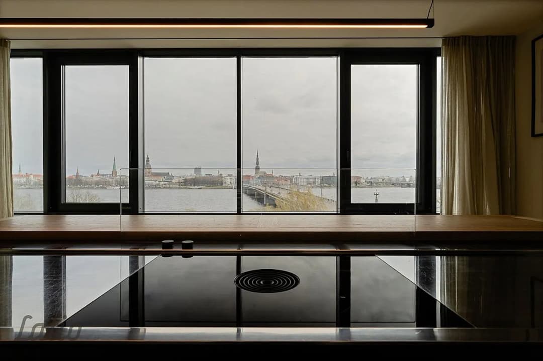 Penthouse dzīvoklis Klīversalā ar izcilu skatu uz Daugavu un Vecrīgu
Pārdošanā ekskluzīvs — bilde 2