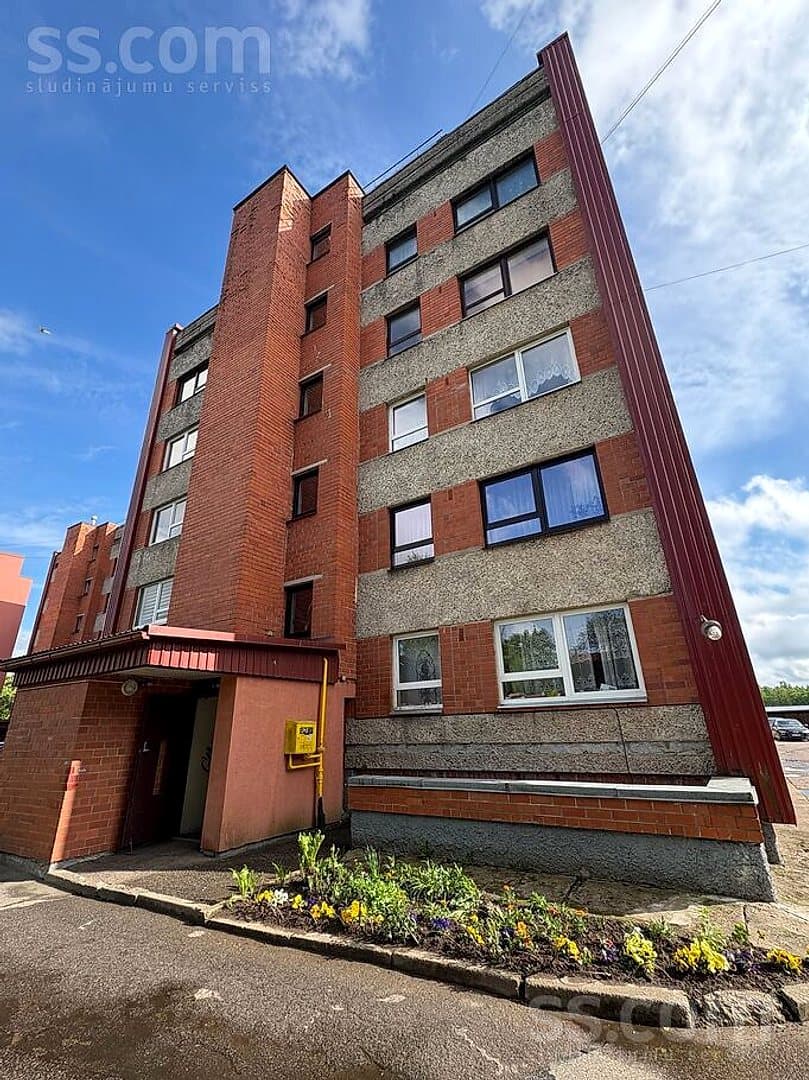 Divistabu dzīvoklis — Valmieras 1