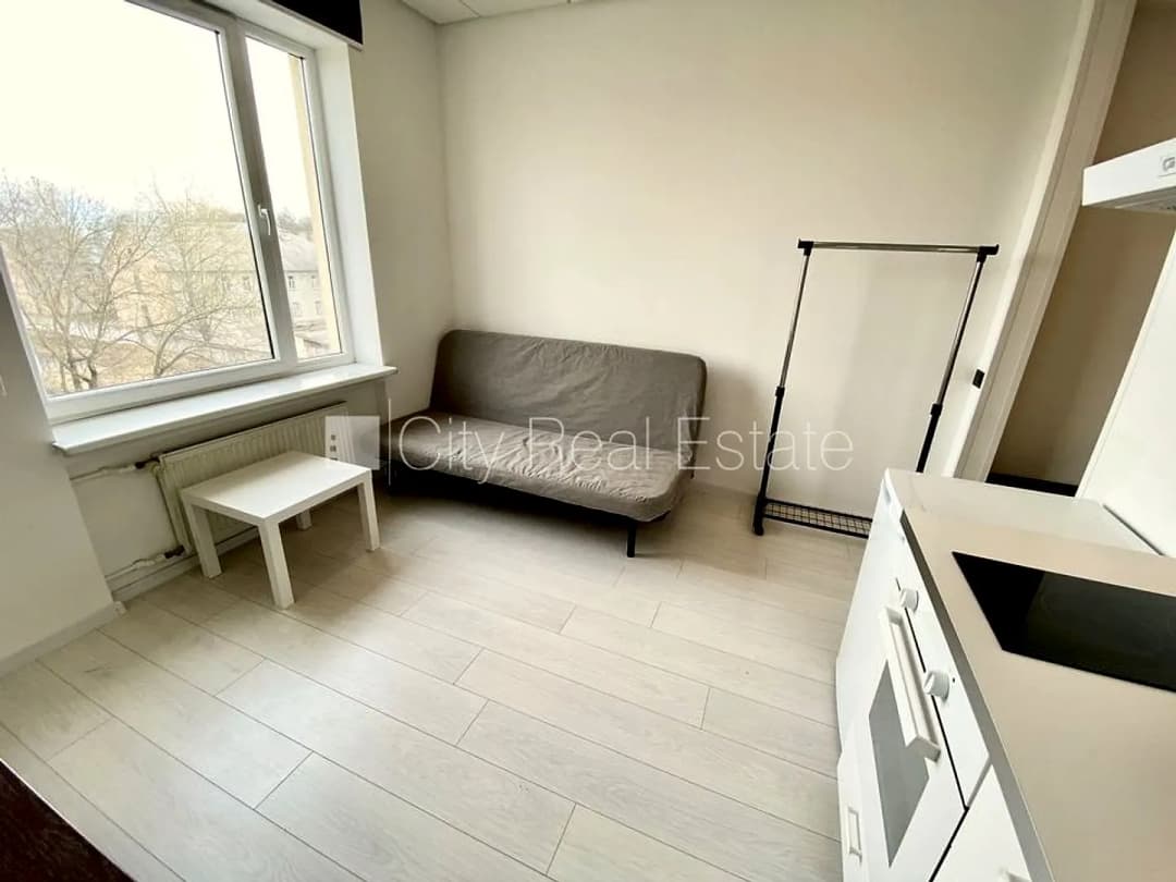 Fasādes māja, renovēta māja, slēgts pagalms, ieeja no ielas, ir lifts, kāpņu telpa pēc