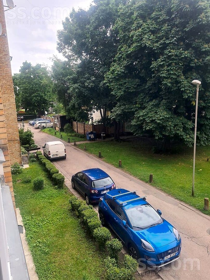 5 istabu dzīvoklis — Ropažu 49 — bilde 2