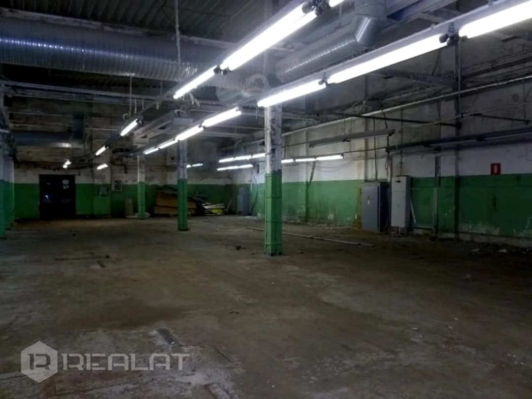 Nomai tiek piedāvātas apkurināmas noliktavas / ražošanas telpas 400 m2 platībā , tai skaitā — bilde 2