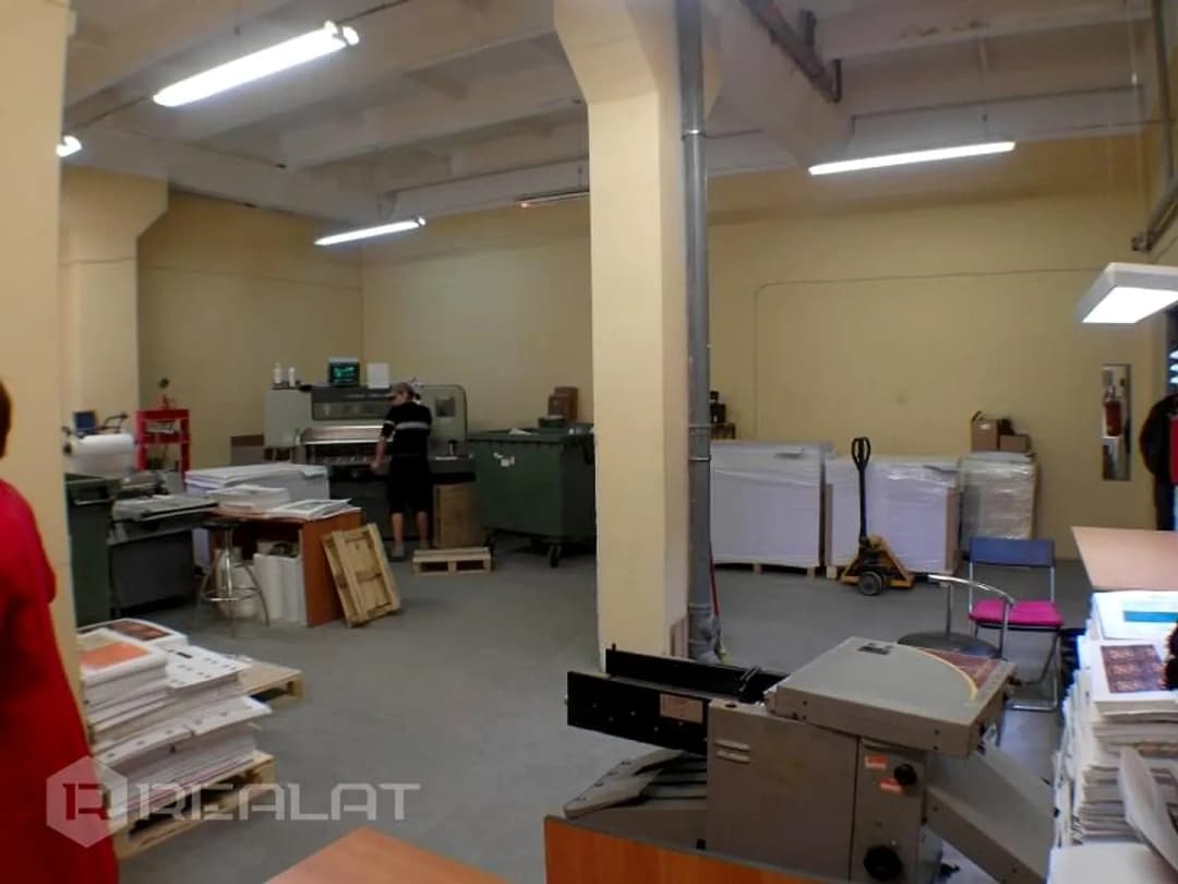 Iznomā biroja telpas Braslas biznesa centrā 220 m2. platībā. Telpas ir atvērta tipa (viena — bilde 3